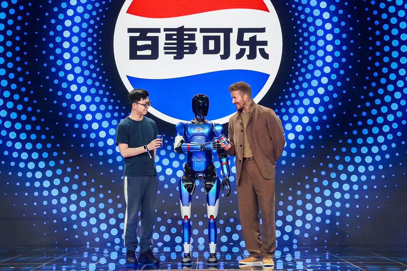 365钱包机器人携手百事中国共创“百事蓝宝” 共燃渴望新章